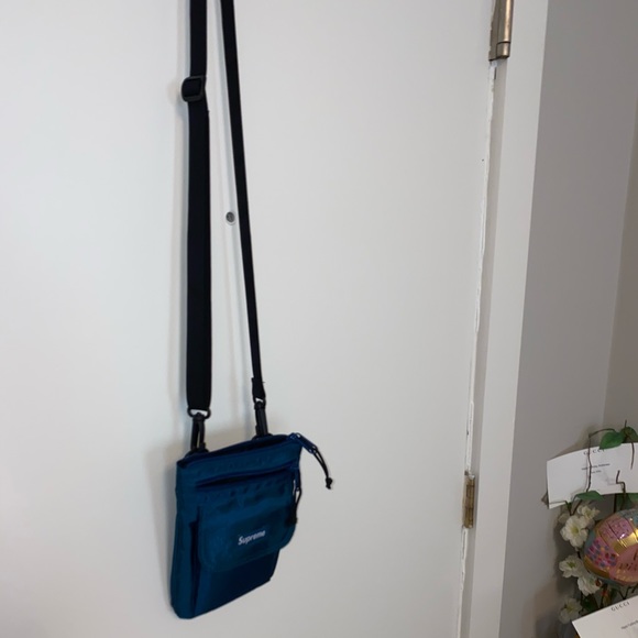 Supreme - Picture 3 of 8